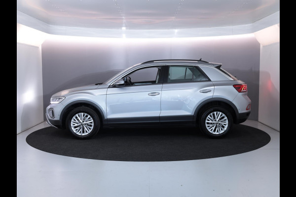 Volkswagen T-Roc 1.5 TSI Life 150 pk Automaat (DSG) | Trekhaak afn kogel| Navigatie | Achteruitrijcamera | Parkersensoren (Park assist)