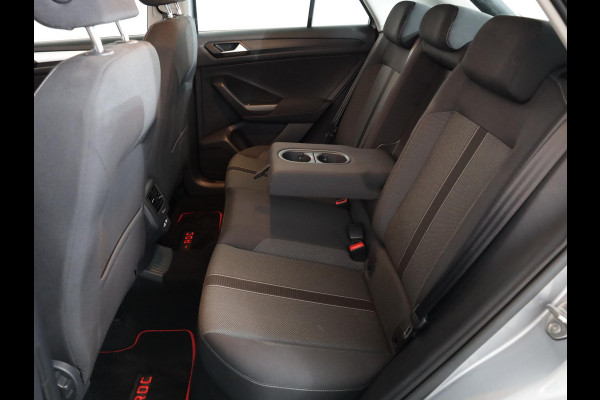 Volkswagen T-Roc 1.5 TSI Life 150 pk Automaat (DSG) | Trekhaak afn kogel| Navigatie | Achteruitrijcamera | Parkersensoren (Park assist)