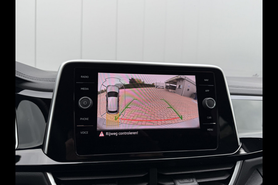 Volkswagen T-Roc 1.5 TSI 150pk DSG R-Line | Acc | Side assist | Camera