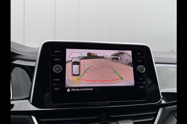 Volkswagen T-Roc 1.5 TSI 150pk DSG R-Line | Acc | Side assist | Camera