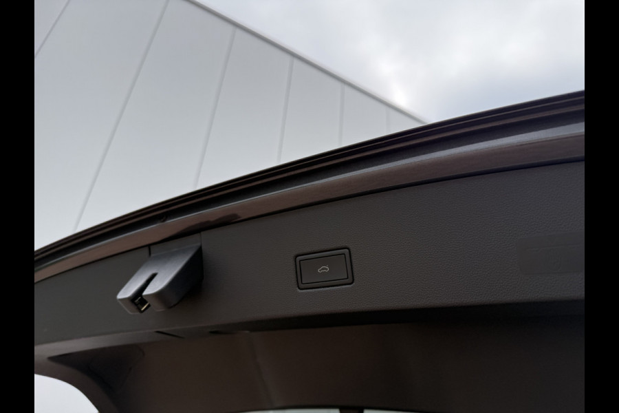 Volkswagen T-Roc 1.5 TSI 150pk DSG R-Line | Acc | Side assist | Camera