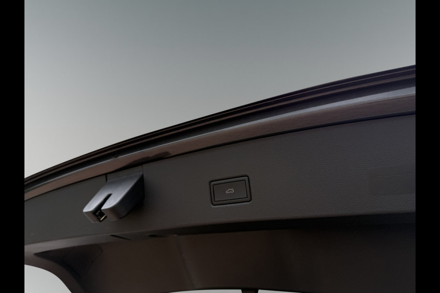 Volkswagen T-Roc 1.5 TSI 150pk DSG R-Line | Acc | Side assist | Camera