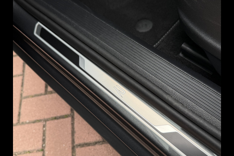Volkswagen T-Roc 1.5 TSI 150pk DSG R-Line | Acc | Side assist | Camera
