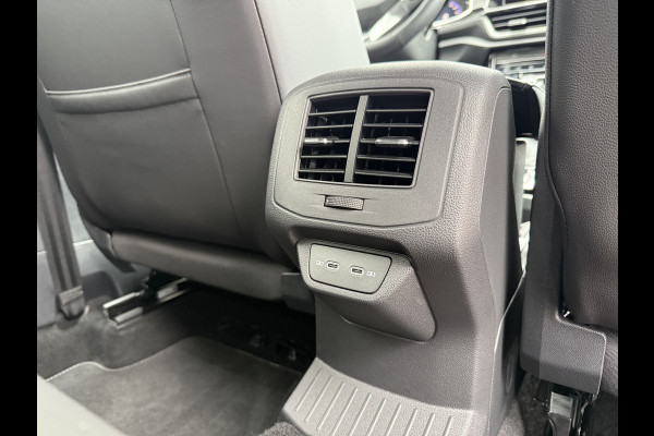 Volkswagen T-Roc 1.5 TSI 150pk DSG R-Line | Acc | Side assist | Camera