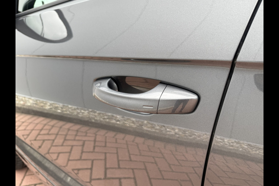 Volkswagen T-Roc 1.5 TSI 150pk DSG R-Line | Acc | Side assist | Camera