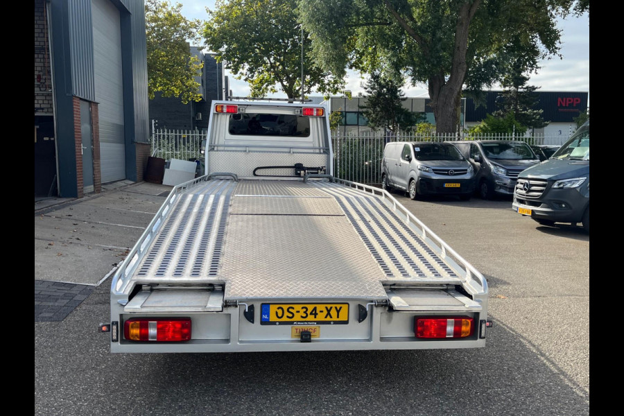 Volkswagen Crafter 50 2.0 TDI L5 Automaat / Oprijwagen / Ambulance / 3 ton laadvermogen / Tijhof