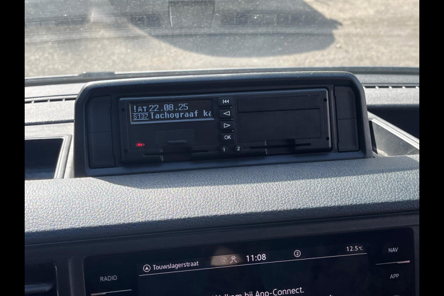 Volkswagen Crafter 50 2.0 TDI L5 Automaat / Oprijwagen / Ambulance / 3 ton laadvermogen / Tijhof