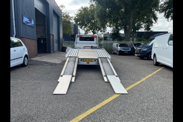 Volkswagen Crafter 50 2.0 TDI L5 Automaat / Oprijwagen / Ambulance / 3 ton laadvermogen / Tijhof