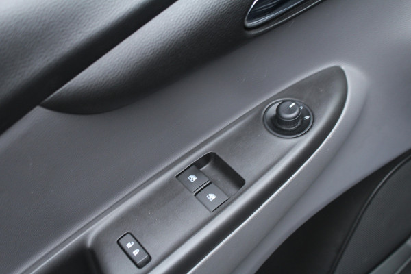 Opel KARL 1.0 ecoFLEX 75pk Innovation AUTOMAAT NL-Auto NAP Clima Cruise Carplay Leder 15"LMV Stoelverwarming