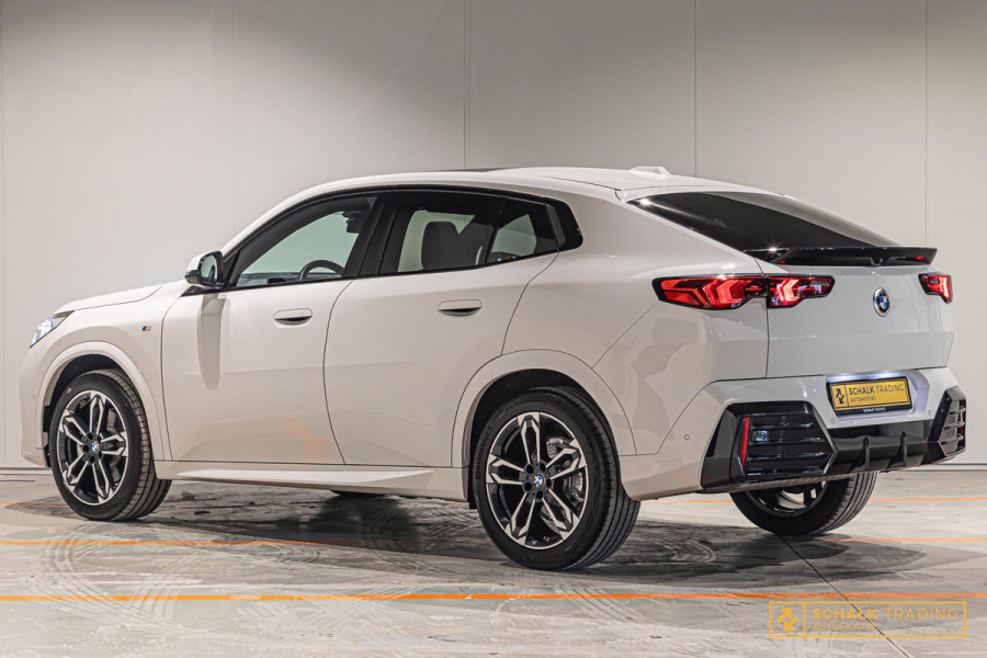 BMW X2 SDrive20i Launch Edition|M-sport|HUD|Leder|Cam|Garant