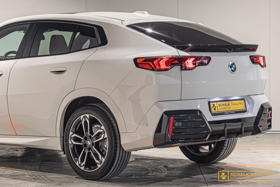 BMW X2 SDrive20i Launch Edition|M-sport|HUD|Leder|Cam|Garant