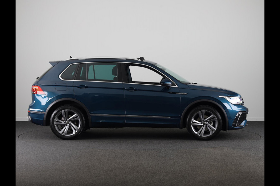Volkswagen Tiguan 1.5 TSI R-Line Business 150PK | Automaat (DSG) | Panoramadak | Wegklapbare trekhaak | Camera | Stoelverwarming