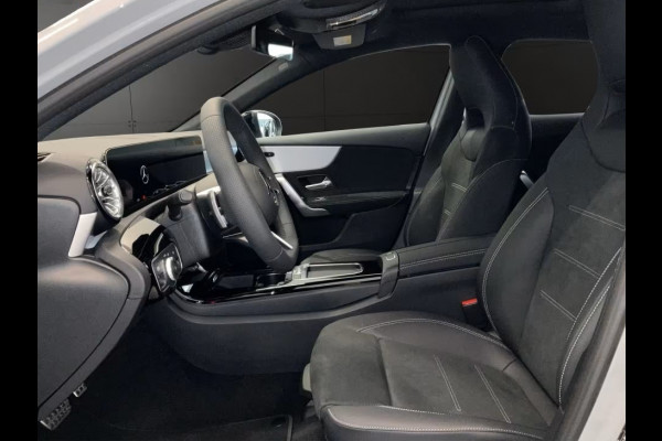 Mercedes-Benz A-Klasse 250e AMG Plus ** LED, MBUX+, PANORAMA, NIGHT, TREKH, 19-inch LMV ** 1e EIG - ex MB-AG - UNFALLFREI ** ** INFORMEER OOK NAAR ONZE AANTREKKELIJKE FINANCIAL-LEASE TARIEVEN **
