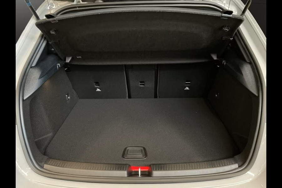 Mercedes-Benz A-Klasse 250e AMG Plus ** LED, MBUX+, PANORAMA, NIGHT, TREKH, 19-inch LMV ** 1e EIG - ex MB-AG - UNFALLFREI ** ** INFORMEER OOK NAAR ONZE AANTREKKELIJKE FINANCIAL-LEASE TARIEVEN **