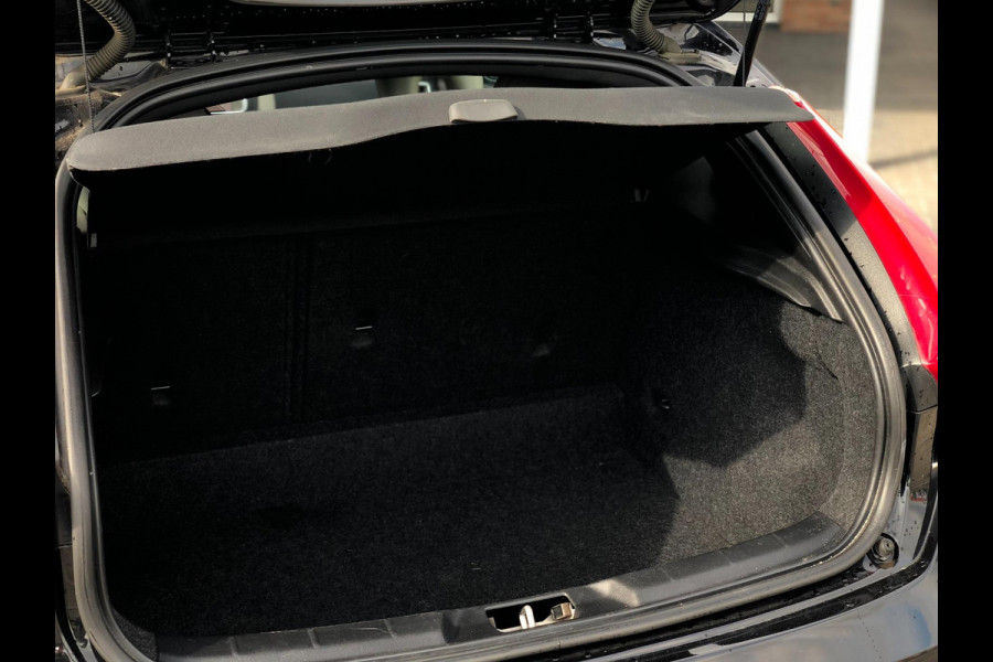 Volvo V40 1.5 T2 Inscription | Leder, Navi, PDC, Climate, Cruise, R-Design A.Bumper | Onderhoudshistorie Aanwezig |