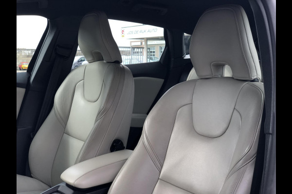 Volvo V40 1.5 T2 Inscription | Leder, Navi, PDC, Climate, Cruise, R-Design A.Bumper | Onderhoudshistorie Aanwezig |