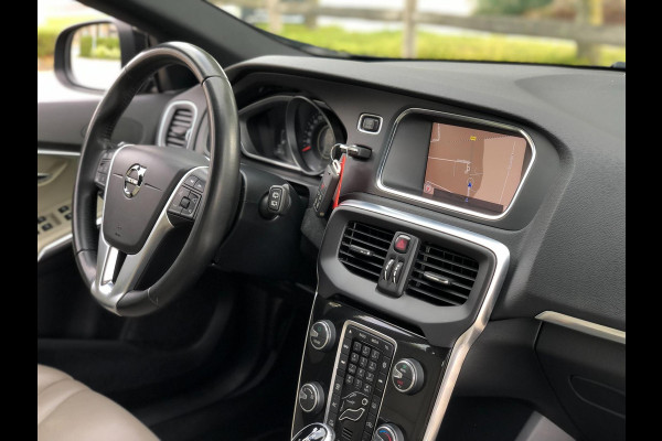 Volvo V40 1.5 T2 Inscription | Leder, Navi, PDC, Climate, Cruise, R-Design A.Bumper | Onderhoudshistorie Aanwezig |