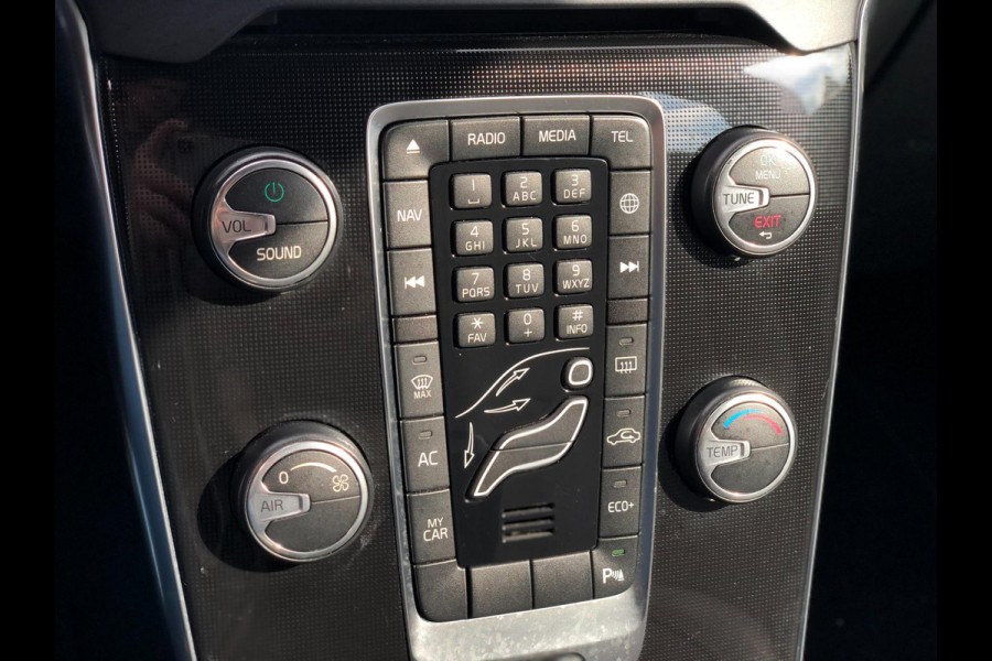 Volvo V40 1.5 T2 Inscription | Leder, Navi, PDC, Climate, Cruise, R-Design A.Bumper | Onderhoudshistorie Aanwezig |