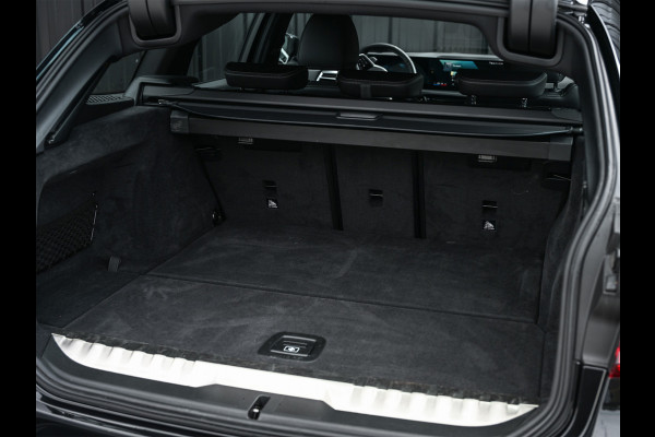 BMW 3 Serie Touring 330e xDrive M-SPORT | FACELIFT | ACCU 19,5 kWh | ACTIVE CRUISE | ELEKTR. TREKHAAK | HIFI AUDIO | SHADOW LINE | CAMERA |