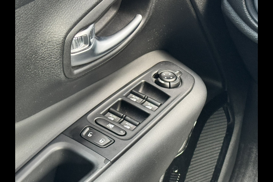 Jeep Renegade 1.0T 120 Night Eagle | Blackline | Clima | CarPlay | Keyless