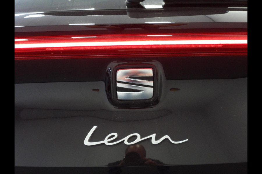 Seat Leon Sportstourer 1.0 eTSI Aut. Style Business Intense NAVI/CAMERA/LED/TREKH./17"LMV!