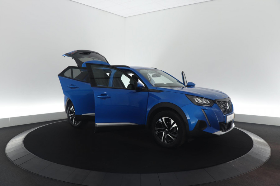 Peugeot 2008 PureTech 130 Allure | Trekhaak | Camera | Apple Carplay | Stoelverwarming | Parkeersensoren