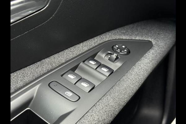 Peugeot 3008 1.2 PureTech Blue Lease Executive 2e Eigenaar,Navi,Clima,Cruise,PDC,Trekhaak,N.A.P,APK tot 05-2026