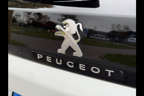 Peugeot 3008 1.2 PureTech Blue Lease Executive 2e Eigenaar,Navi,Clima,Cruise,PDC,Trekhaak,N.A.P,APK tot 05-2026