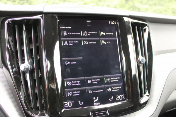 Volvo XC60 2.0 B5 AWD R-Design HarmanKardon Trekhaak !!NIEUWBINNEN!!