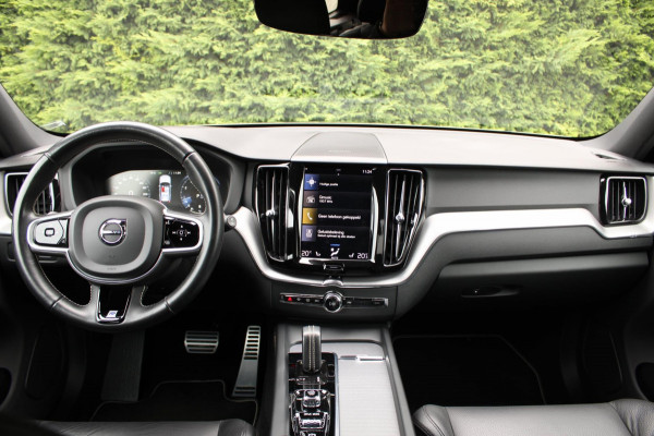 Volvo XC60 2.0 B5 AWD R-Design HarmanKardon Trekhaak !!NIEUWBINNEN!!