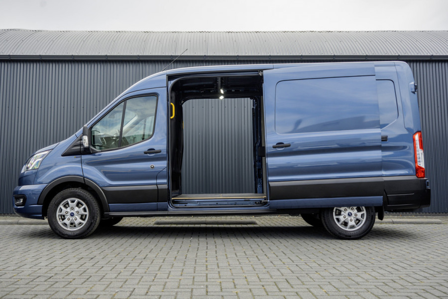 Ford Transit 350 TDCI | L3H2 | Limited | LED | Camera | 12" Display | CarPlay | Navi | Zijschuifdeur R+L | Cruise | Climate | PDC | Eco | Eur