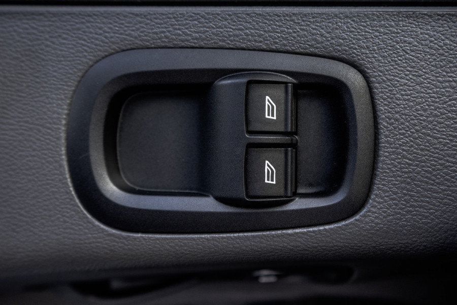 Ford Transit 350 TDCI | L3H2 | Limited | LED | Camera | 12" Display | CarPlay | Navi | Zijschuifdeur R+L | Cruise | Climate | PDC | Eco | Eur