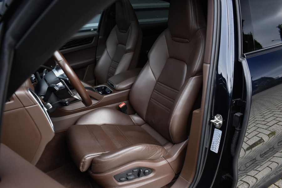 Porsche Cayenne Coupé 3.0 E-Hybrid 462pk SportDesign | ACC | Head-Up | Bose | Trekhaak wegk. | Panoramadak | 360 Camera |