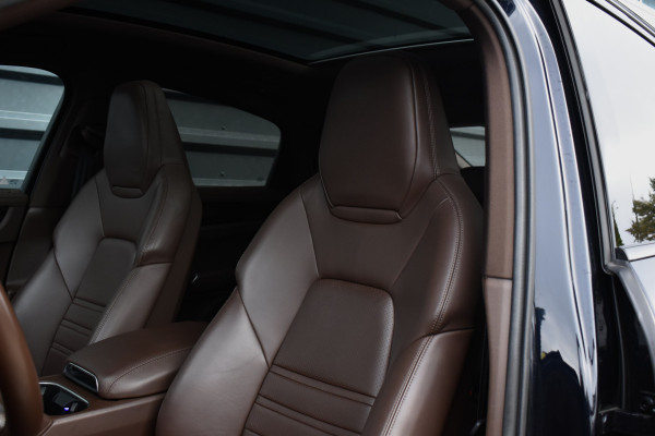 Porsche Cayenne Coupé 3.0 E-Hybrid 462pk SportDesign | ACC | Head-Up | Bose | Trekhaak wegk. | Panoramadak | 360 Camera |