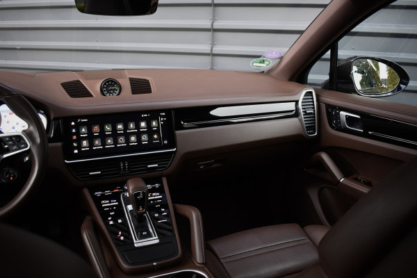 Porsche Cayenne Coupé 3.0 E-Hybrid 462pk SportDesign | ACC | Head-Up | Bose | Trekhaak wegk. | Panoramadak | 360 Camera |