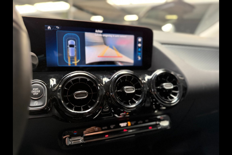 Mercedes-Benz B-Klasse 180 Star Edition Luxury Line trekhaak +winterset 24 m garantie