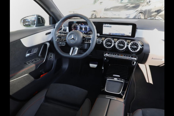 Mercedes-Benz A-Klasse 250e AMG ** LED, MBUX+, PANORAMA, NIGHT, TREKH, WINTER, 19-inch LMV ** 1e EIG - ex MB-AG - UNFALLFREI ** ** INFORMEER OOK NAAR ONZE AANTREKKELIJKE FINANCIAL-LEASE TARIEVEN **