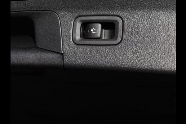 Mercedes-Benz A-Klasse 250e AMG ** LED, MBUX+, PANORAMA, NIGHT, TREKH, WINTER, 19-inch LMV ** 1e EIG - ex MB-AG - UNFALLFREI ** ** INFORMEER OOK NAAR ONZE AANTREKKELIJKE FINANCIAL-LEASE TARIEVEN **