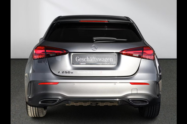 Mercedes-Benz A-Klasse 250e AMG ** LED, MBUX+, PANORAMA, NIGHT, TREKH, WINTER, 19-inch LMV ** 1e EIG - ex MB-AG - UNFALLFREI ** ** INFORMEER OOK NAAR ONZE AANTREKKELIJKE FINANCIAL-LEASE TARIEVEN **