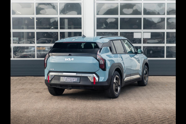 Kia EV3 Plus 81.4 kWh | Uit voorraad leverbaar | 17% Bijtelling | 600km Rijbereik | Navi | 17" | Adapt. Cruise | Clima | PDC | Dakrails | Stoel&Stuurverw. | Priv Glass | BSM