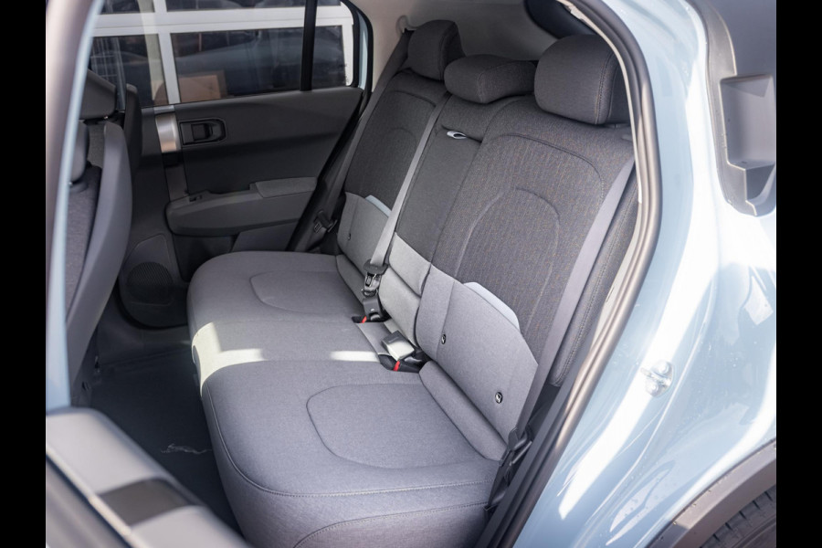 Kia EV3 Plus 81.4 kWh | Uit voorraad leverbaar | 17% Bijtelling | 600km Rijbereik | Navi | 17" | Adapt. Cruise | Clima | PDC | Dakrails | Stoel&Stuurverw. | Priv Glass | BSM