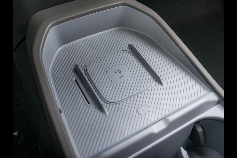 Kia EV3 Plus 81.4 kWh | Uit voorraad leverbaar | 17% Bijtelling | 600km Rijbereik | Navi | 17" | Adapt. Cruise | Clima | PDC | Dakrails | Stoel&Stuurverw. | Priv Glass | BSM