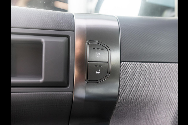 Kia EV3 Plus 81.4 kWh | Uit voorraad leverbaar | 17% Bijtelling | 600km Rijbereik | Navi | 17" | Adapt. Cruise | Clima | PDC | Dakrails | Stoel&Stuurverw. | Priv Glass | BSM