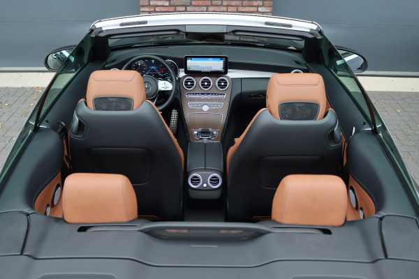 Mercedes-Benz C-Klasse Cabrio 200 AMG Line Premium+ | Luchtvering | Distronic+ | Burmester | Memory "| Airscarf | Leder | Keyless Go | Surround Camera | Rijassistentiepakket |