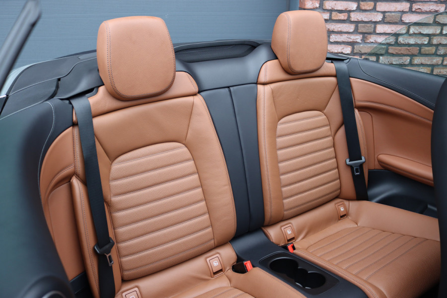 Mercedes-Benz C-Klasse Cabrio 200 AMG Line Premium+ | Luchtvering | Distronic+ | Burmester | Memory "| Airscarf | Leder | Keyless Go | Surround Camera | Rijassistentiepakket |