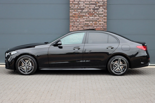 Mercedes-Benz C-Klasse 300 e AMG Line Aut9 | Panoramadak | Memory | Surround Camera | Leder | Trekhaak | Keyless Go | Nightpakket | High Perf. LED |