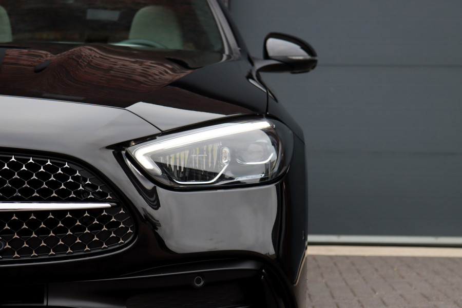 Mercedes-Benz C-Klasse 300 e AMG Line Aut9 | Panoramadak | Memory | Surround Camera | Leder | Trekhaak | Keyless Go | Nightpakket | High Perf. LED |