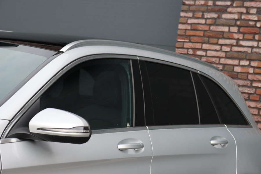 Mercedes-Benz GLC 250 4MATIC Premium Aut9 | Panoramadak | Burmester | Trekhaak | Sfeerverlichting | Surround Camera | Intelligent light System |