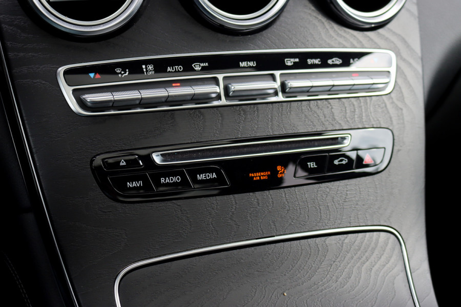 Mercedes-Benz GLC 250 4MATIC Premium Aut9 | Panoramadak | Burmester | Trekhaak | Sfeerverlichting | Surround Camera | Intelligent light System |