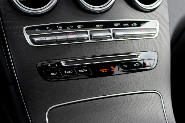 Mercedes-Benz GLC 250 4MATIC Premium Aut9 | Panoramadak | Burmester | Trekhaak | Sfeerverlichting | Surround Camera | Intelligent light System |